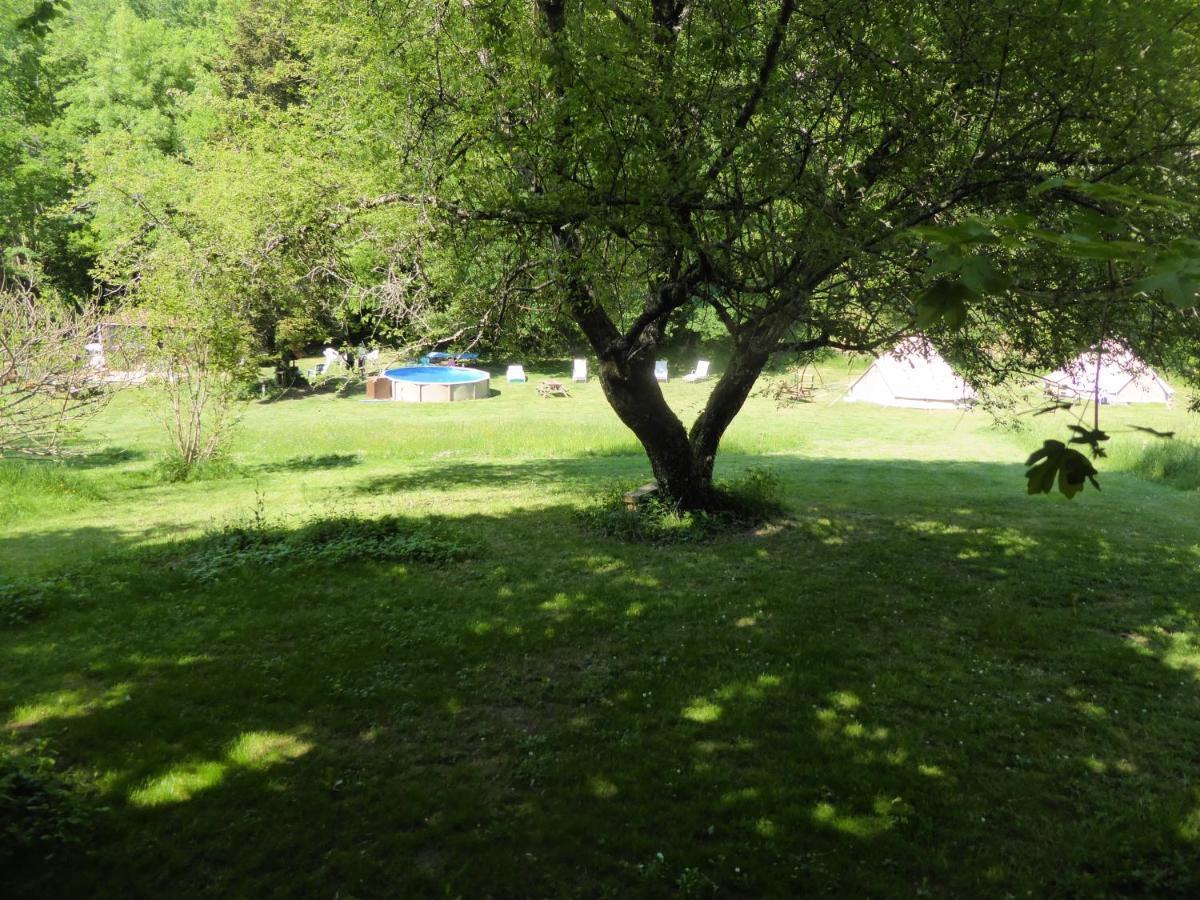 Belair Le Camping Champagnac-de-Belair Екстер'єр фото